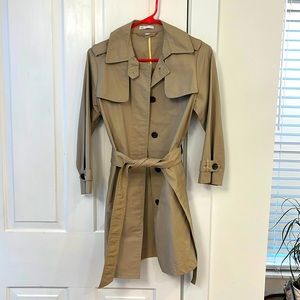 Gap lightweight khaki trench coat